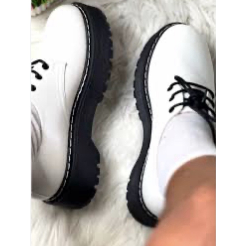 BAMBOO Lug Sole Oxfords‎ Lace Up Platforms Women's US Size 8
